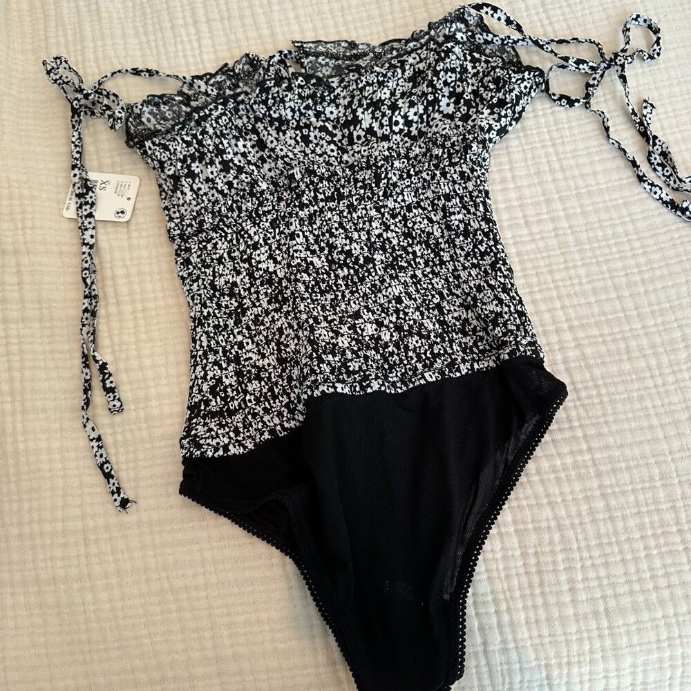 Free People Size XS Bardot Floral Bodysuit in Black Combo - Picture 4 of 6